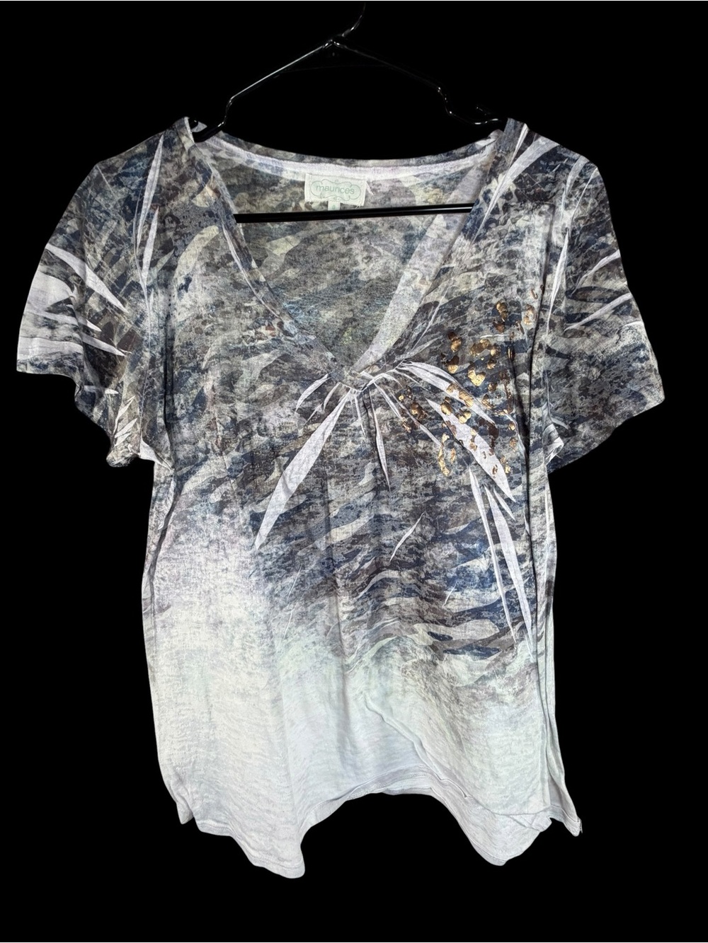 Maurices Gray and White Abstract V-Neck Short Sleeve Top with Gold Detail